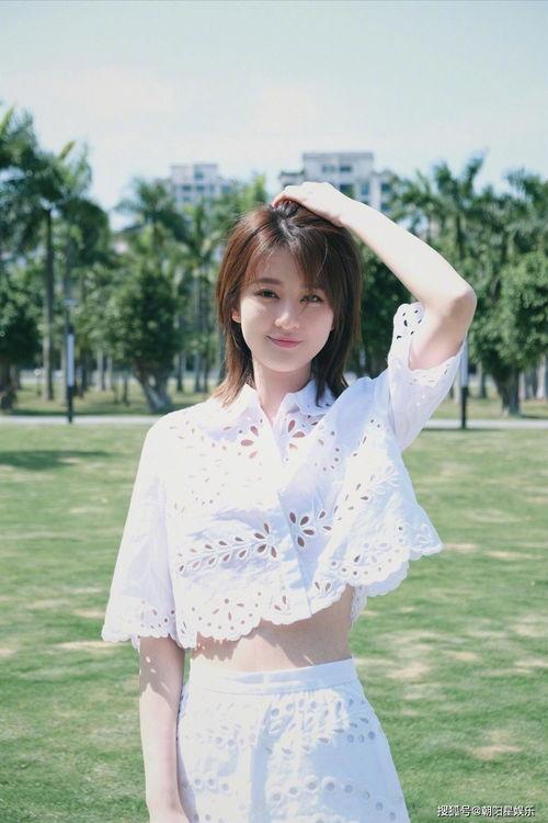 娱乐吃瓜酱模特小说,从吃瓜日常到事业巅峰的逆袭之路