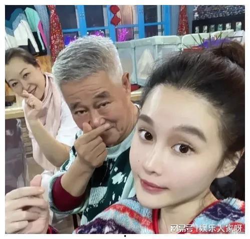 娱乐圈大瓜怎么吃,轻松解锁明星八卦美食之旅